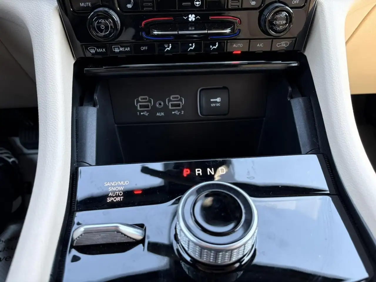 Jeep Grand Cherokee photo Jeep Grand Cherokee