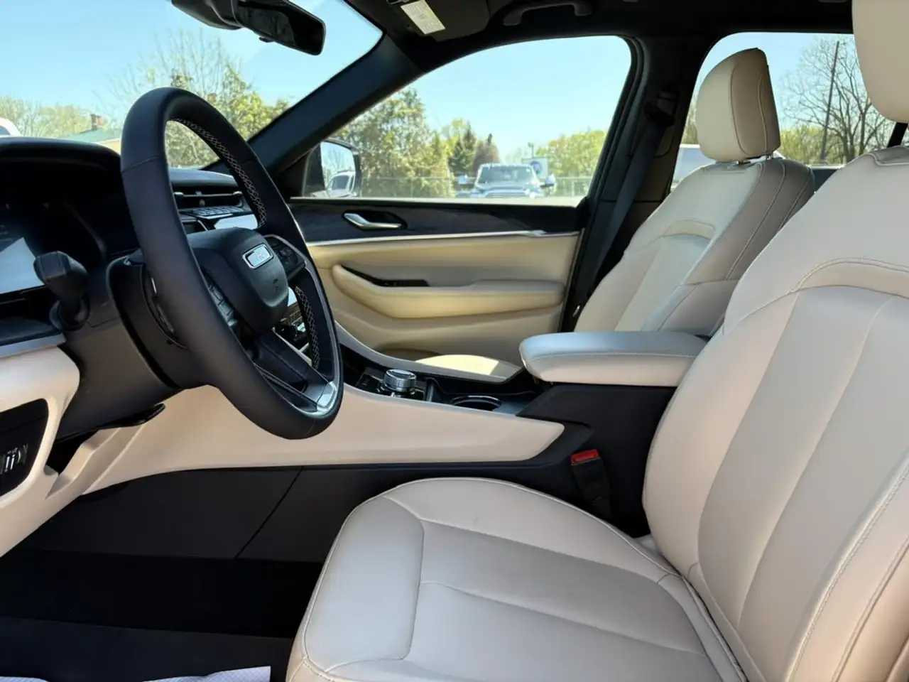 Jeep Grand Cherokee photo Jeep Grand Cherokee