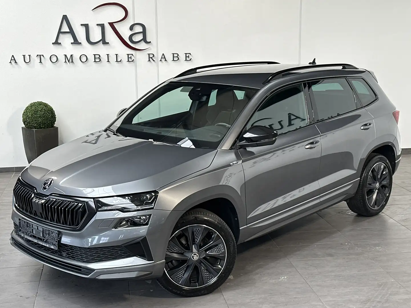 Skoda Karoq 1.5 TSI DSG Sportline NAV+LED+AHK+ACC+KAM Grau - 1