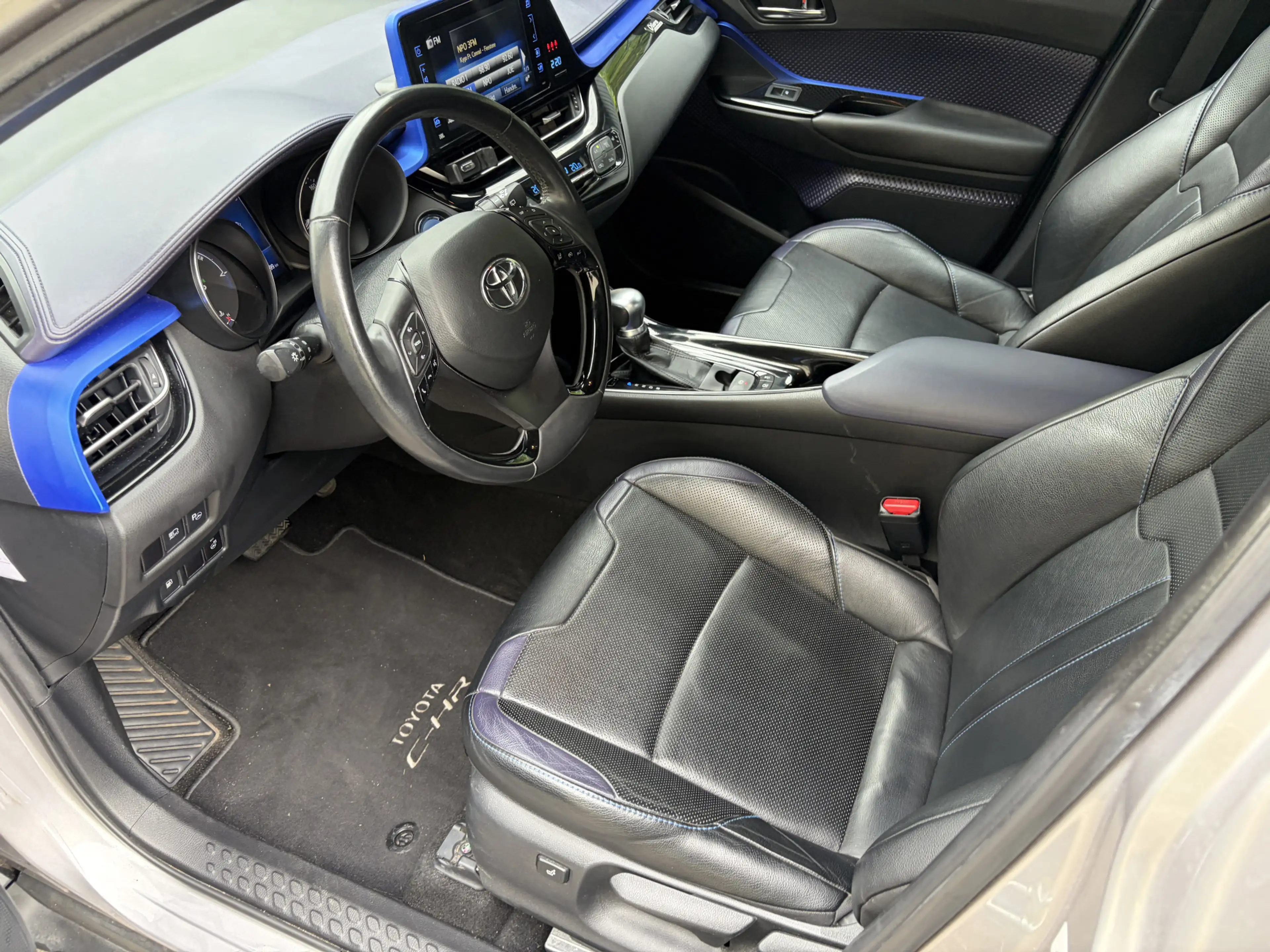 Toyota C-HR 1.8 Hybrid Bi-Tone Plus / AUTOMAAT / LEER / NAVI / — photo 5
