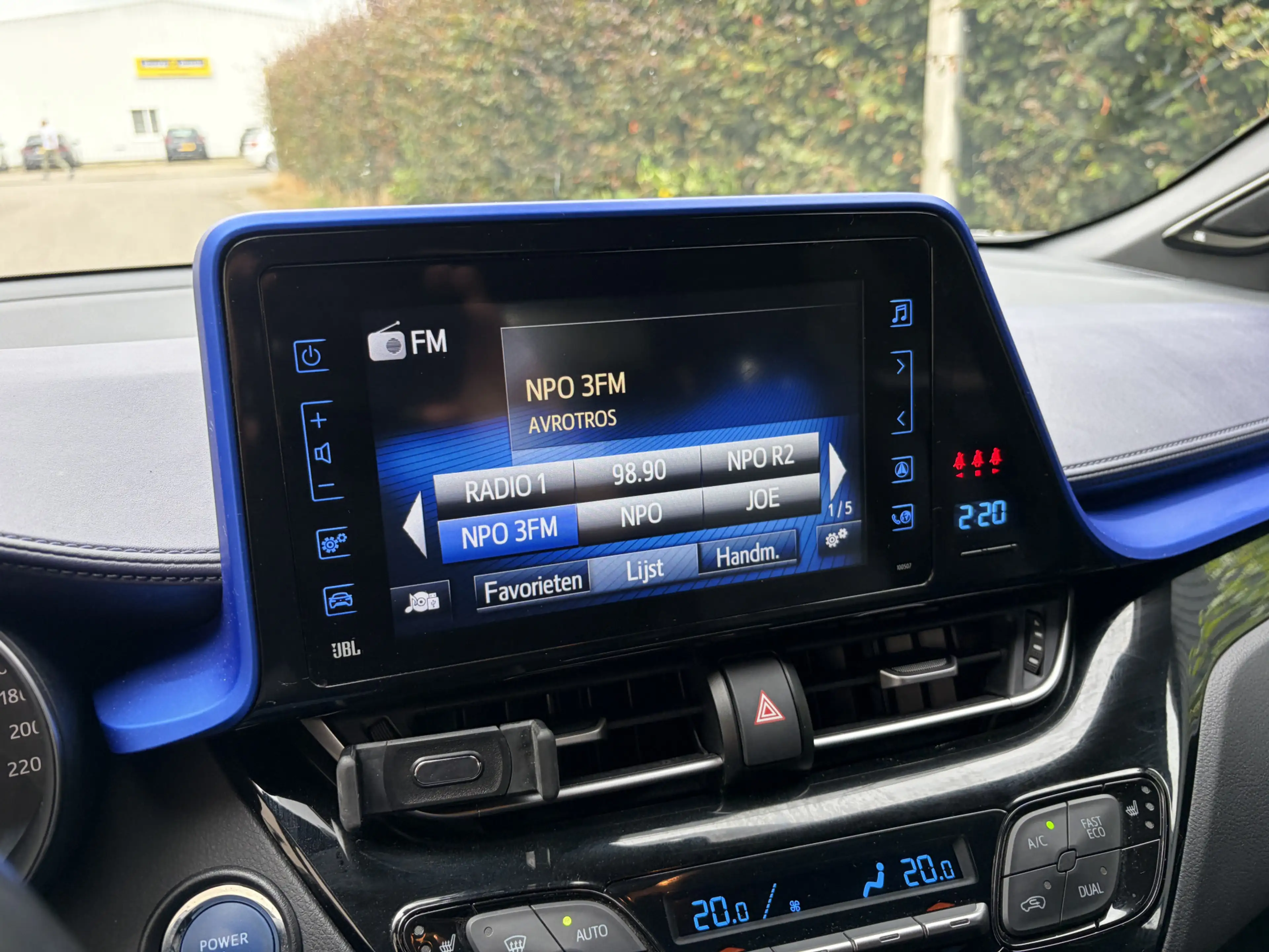 Toyota C-HR 1.8 Hybrid Bi-Tone Plus / AUTOMAAT / LEER / NAVI / — photo 10