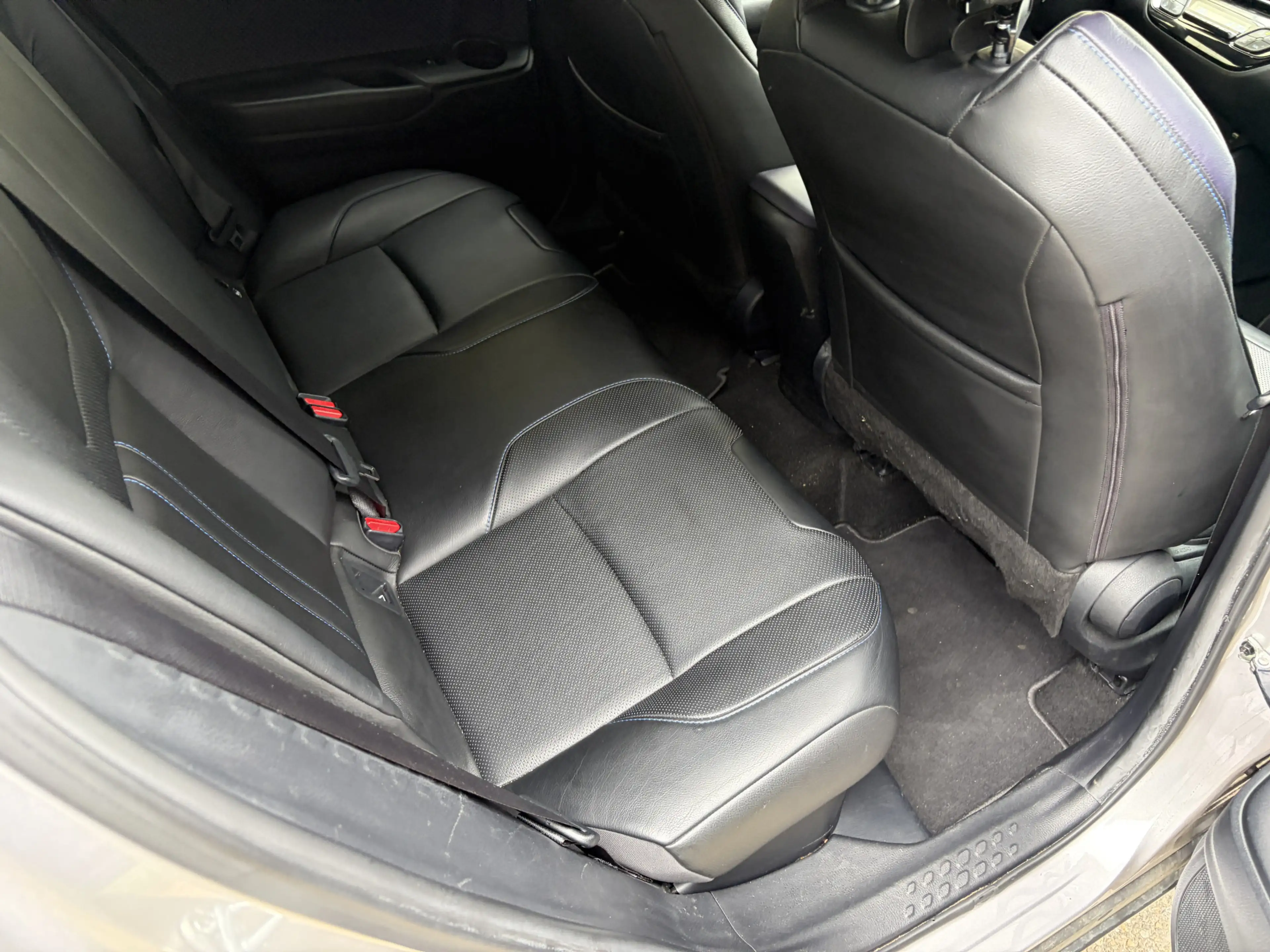 Toyota C-HR 1.8 Hybrid Bi-Tone Plus / AUTOMAAT / LEER / NAVI / — photo 23