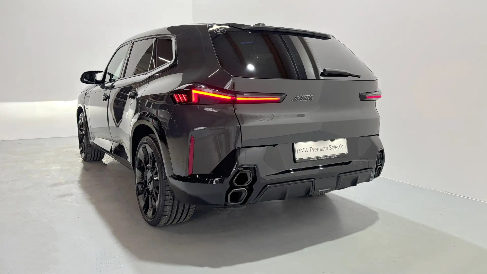 BMW XM 50e Grau - 2