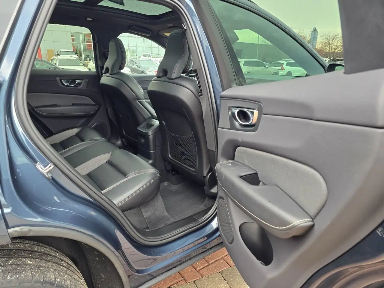 Volvo XC60 снимка Volvo XC60