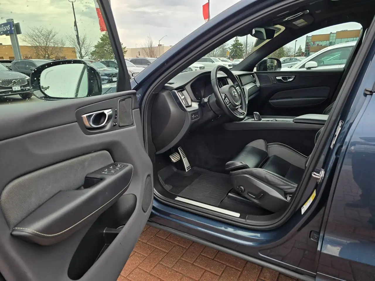 Volvo XC60 снимка Volvo XC60