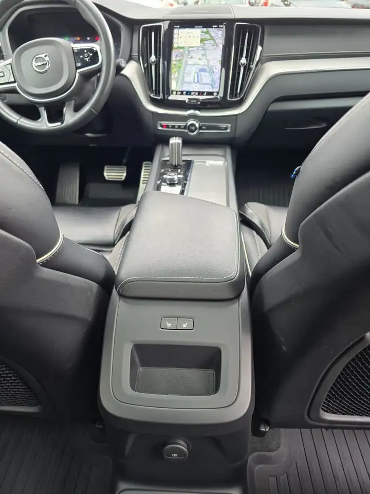 Volvo XC60 снимка Volvo XC60