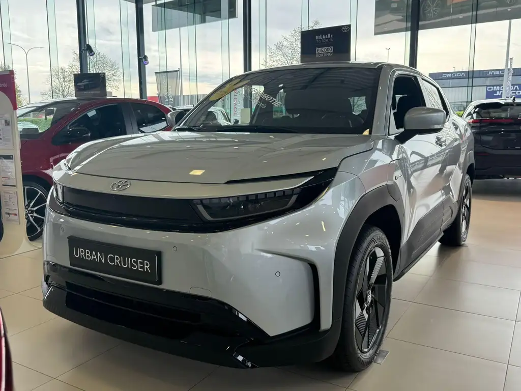 Toyota Urban Cruiser 2025 из Европы — купить под ключ