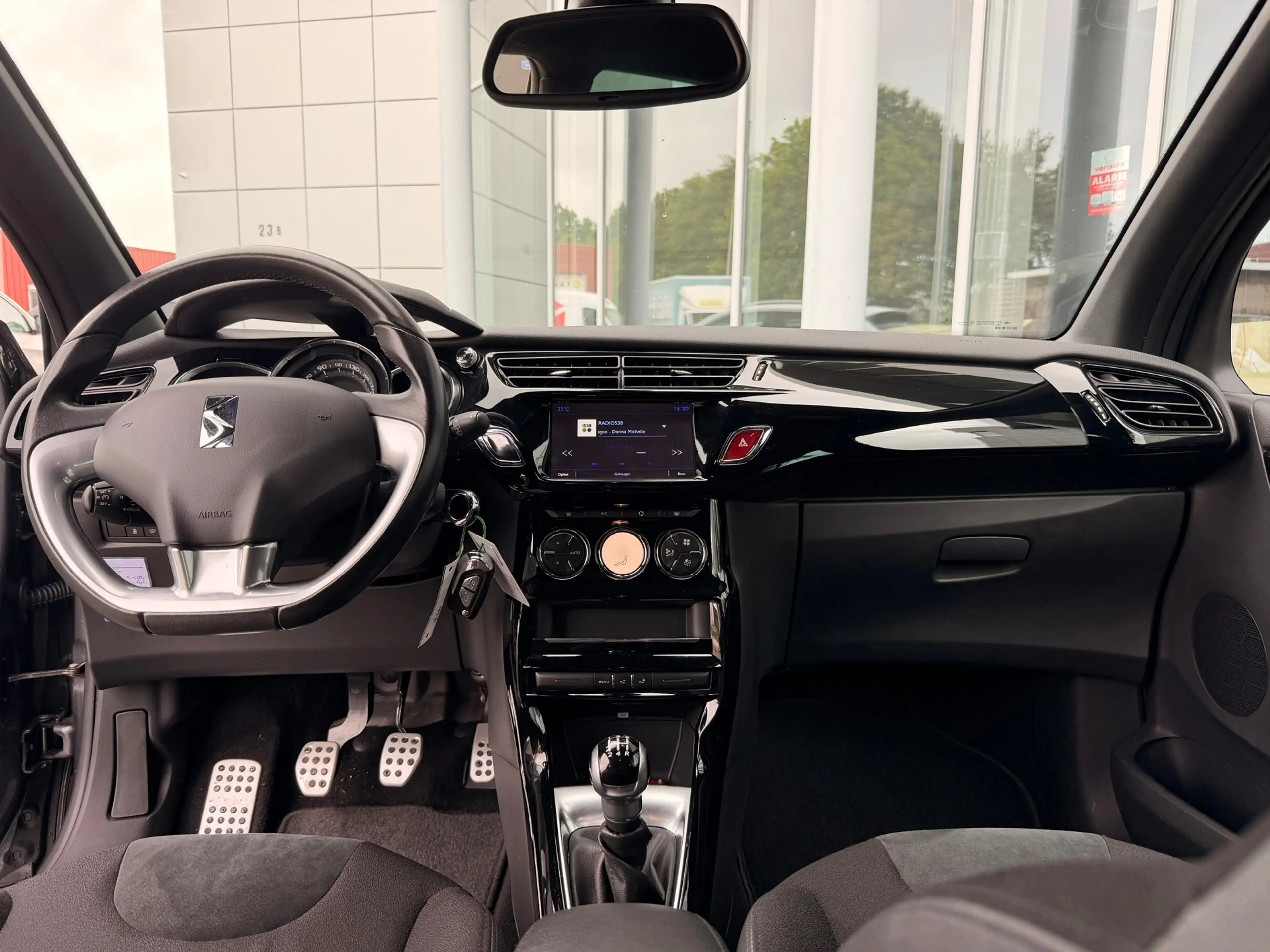 DS Automobiles DS 3 1.2 PureTech So Chic|Eerste eigenaar|Navi|Pdc|Xeno — photo 4