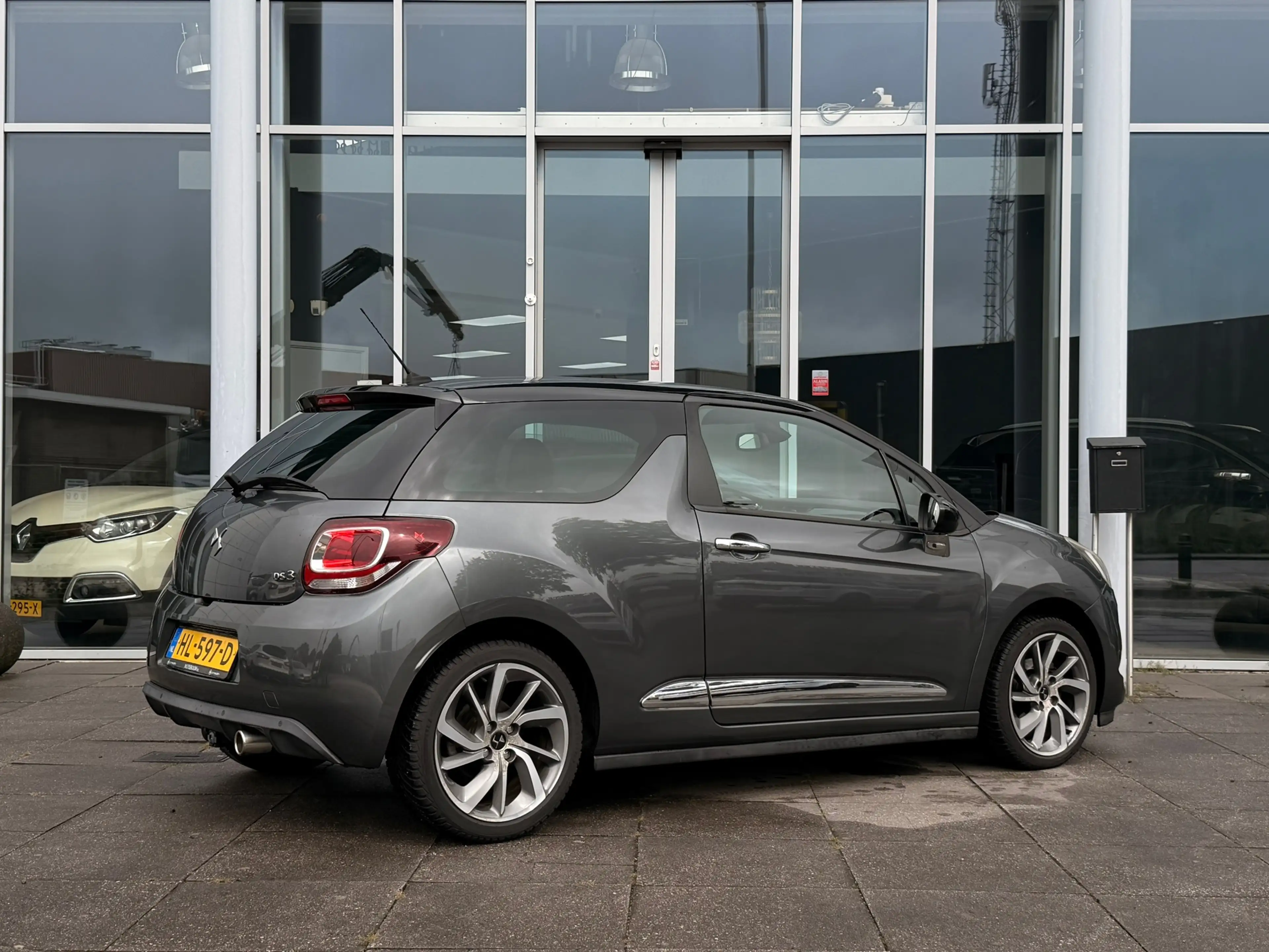 DS Automobiles DS 3 1.2 PureTech So Chic|Eerste eigenaar|Navi|Pdc|Xeno — photo 2