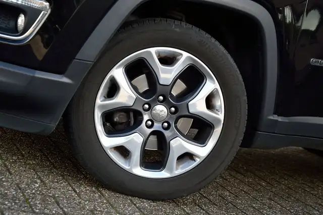 Jeep Compass view 18