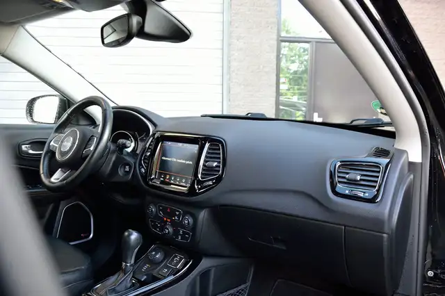 Jeep Compass view 9