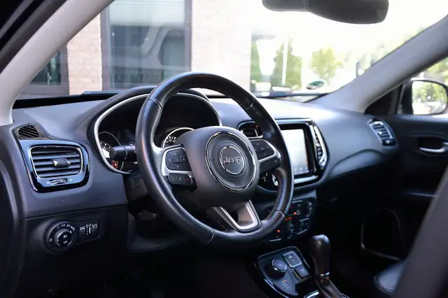 Jeep Compass view 5