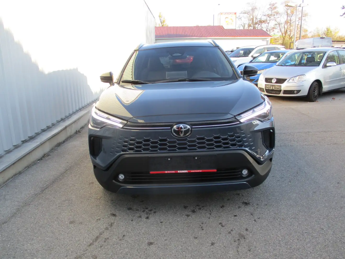 Toyota Corolla Cross 1.8 Hybrid Active Drive 2WD Gris - 2