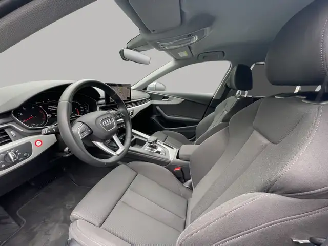 Audi A4 view 11
