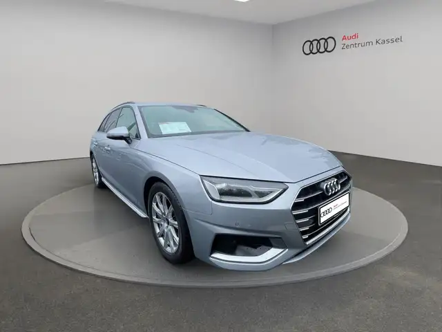 Audi A4 view 9