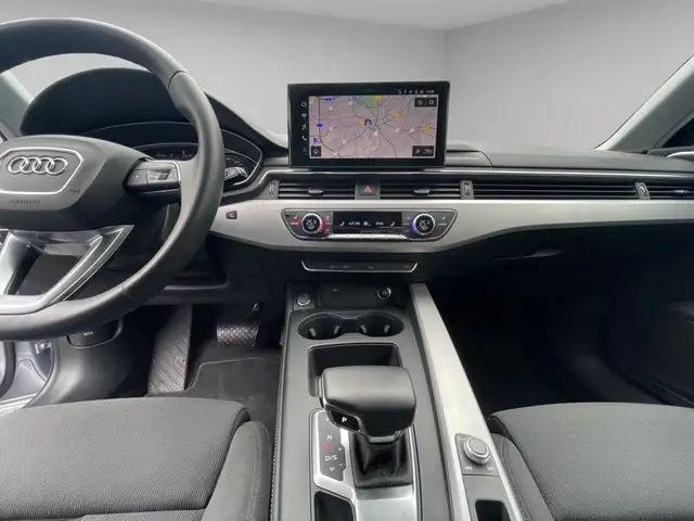 Audi A4 view 15