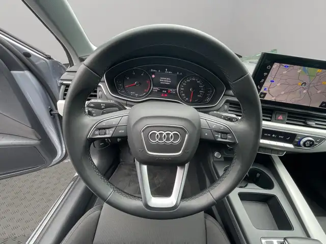 Audi A4 view 12