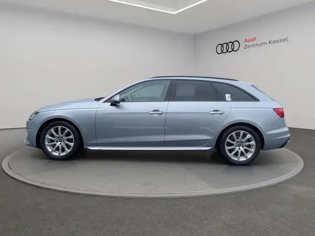 Audi A4 view 4