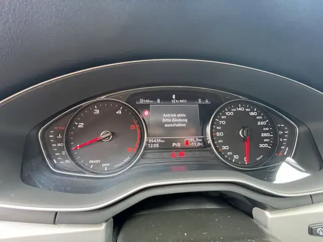 Audi A4 view 13