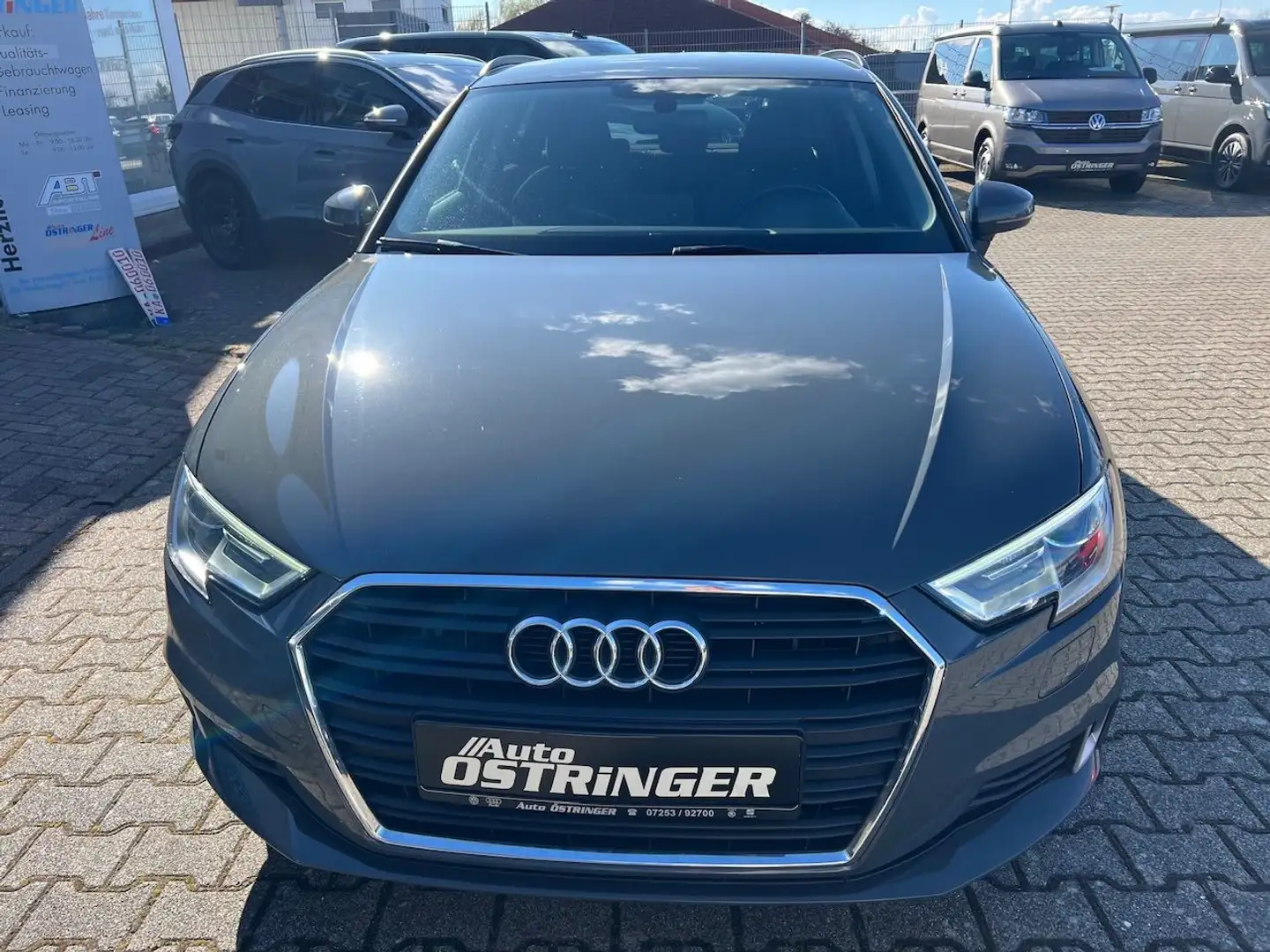 Audi A3 Sportback 1,5 TSI T-tronic Scheckheft Grau - 2