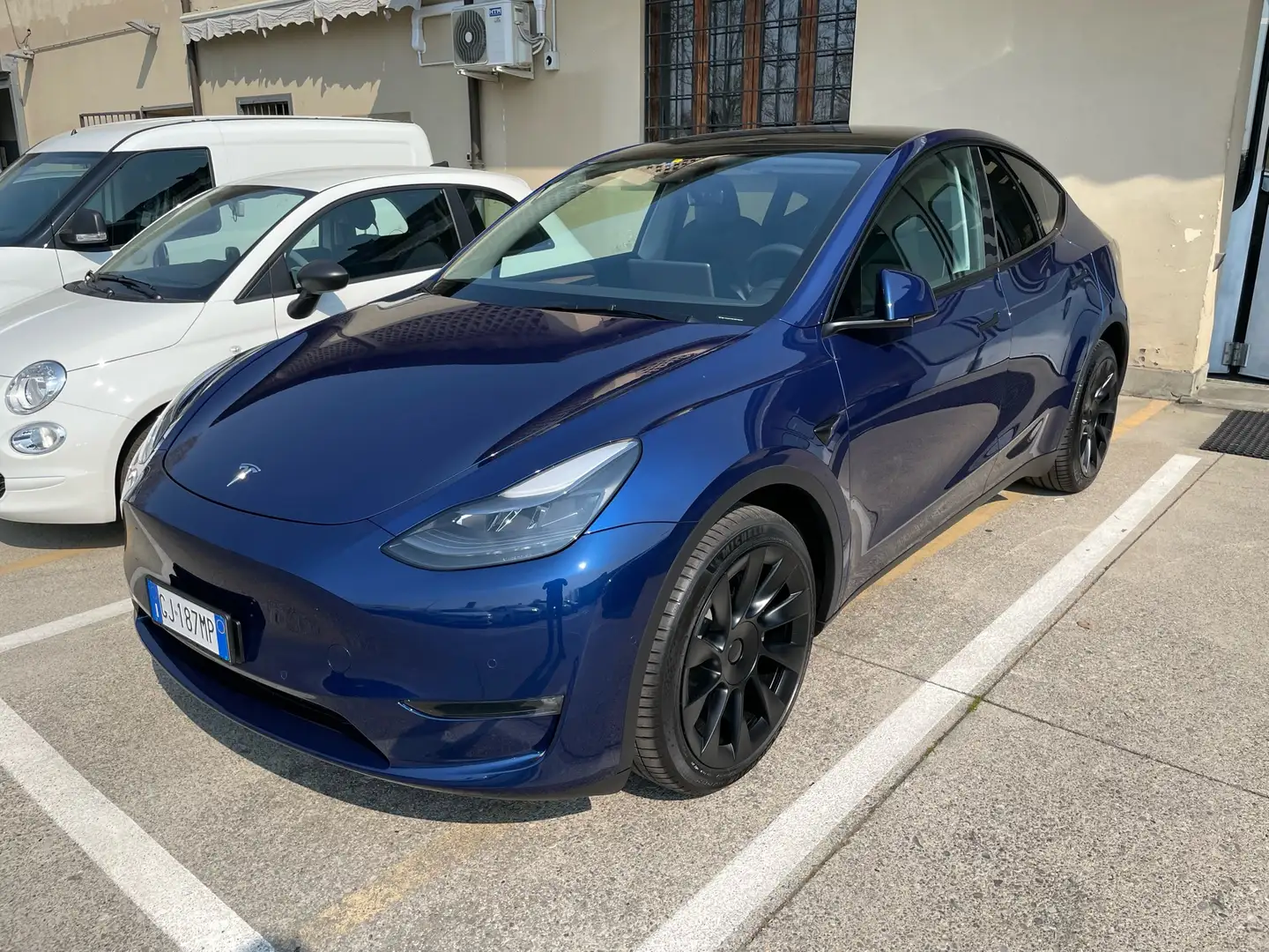 Tesla Model Y Long Range Dual Motor awd // sensori parcheggio Blu/Azzurro - 1