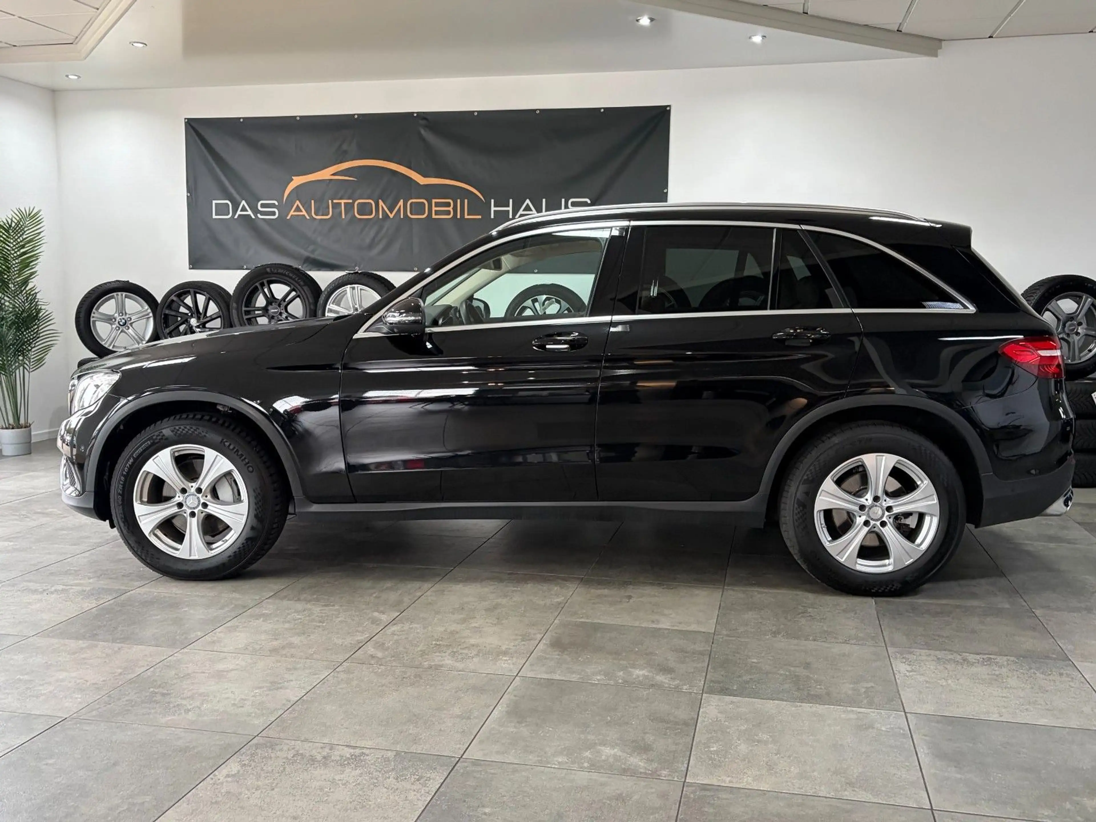 Mercedes-Benz GLC 250 Exclusive*AHK*Distro*Comand*ILS*Standhz* — photo 10