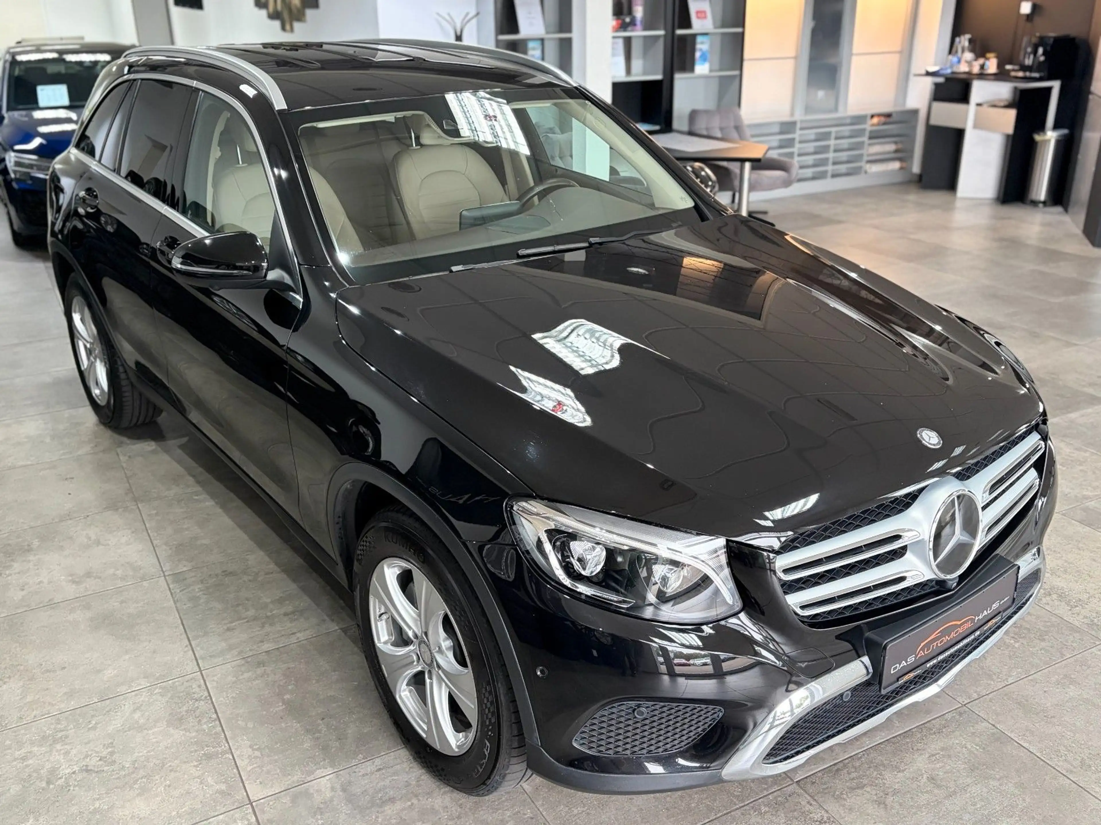 Mercedes-Benz GLC 250 Exclusive*AHK*Distro*Comand*ILS*Standhz* — photo 8