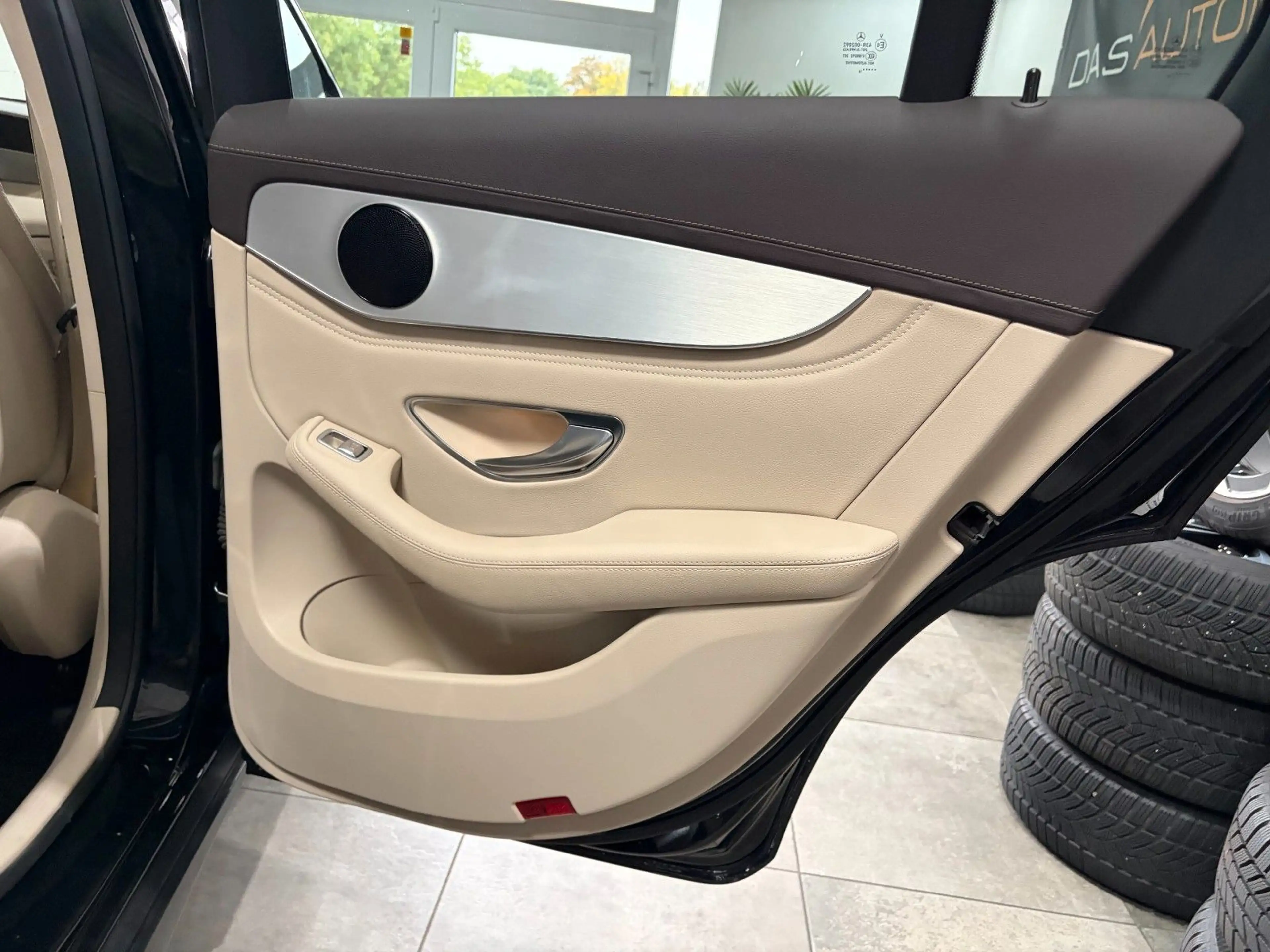 Mercedes-Benz GLC 250 Exclusive*AHK*Distro*Comand*ILS*Standhz* — photo 31