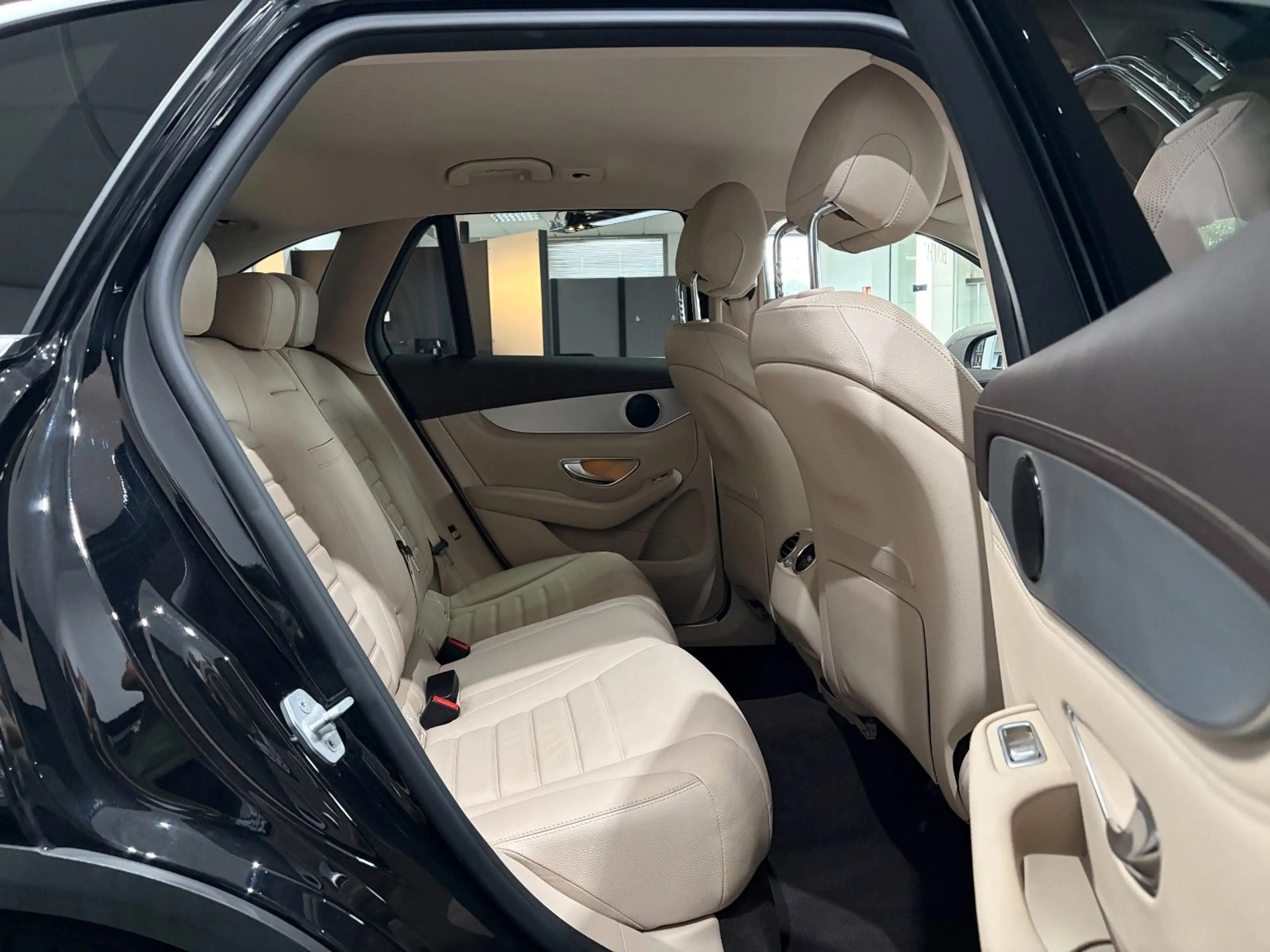 Mercedes-Benz GLC 250 Exclusive*AHK*Distro*Comand*ILS*Standhz* — photo 24