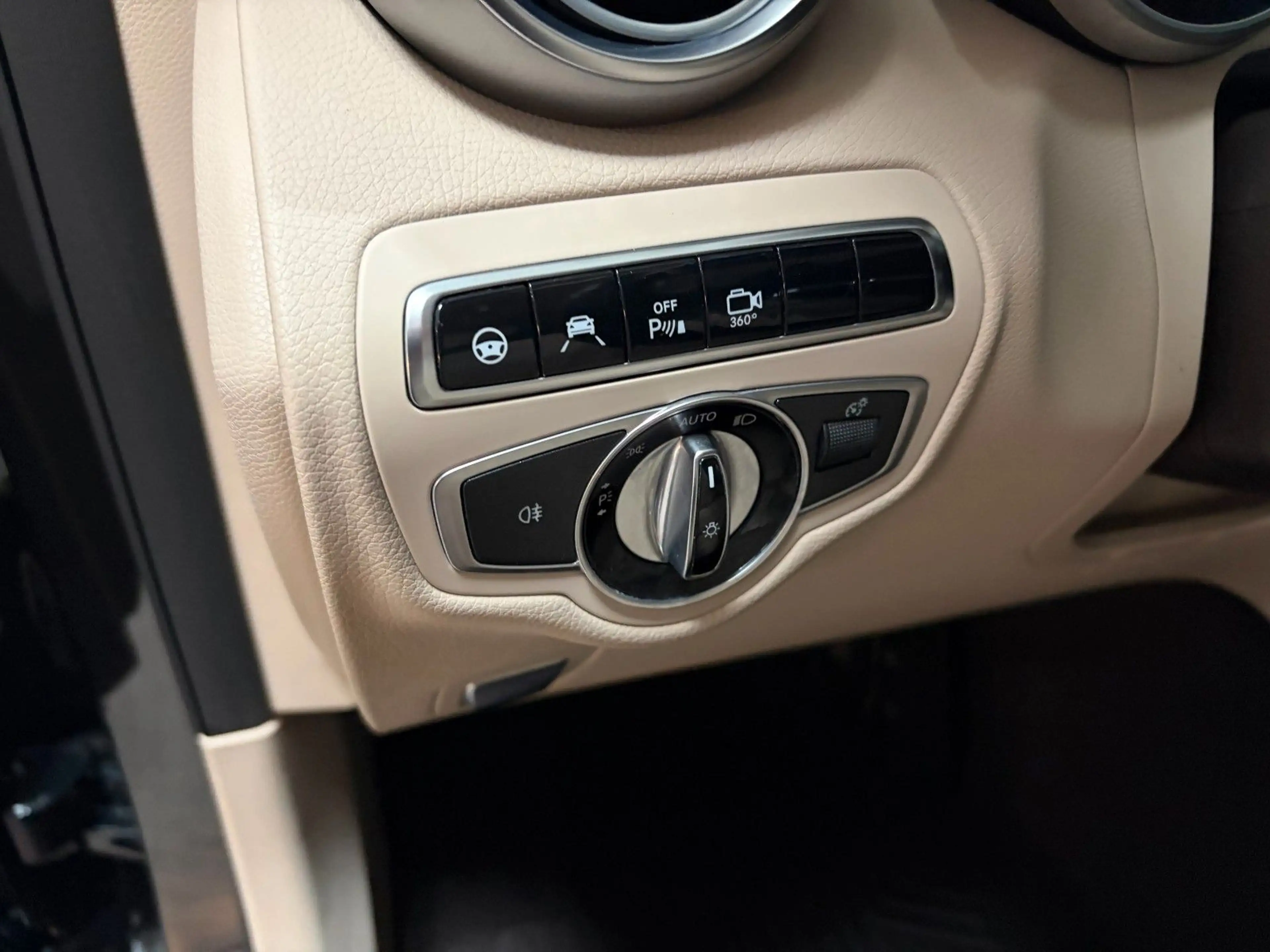 Mercedes-Benz GLC 250 Exclusive*AHK*Distro*Comand*ILS*Standhz* — photo 3