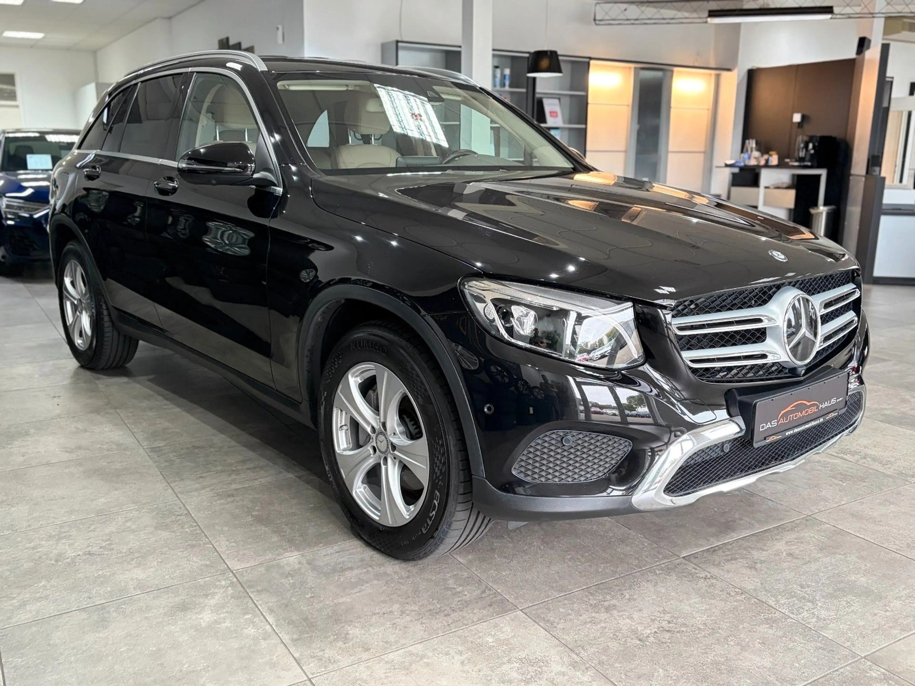 Mercedes-Benz GLC 250 Exclusive*AHK*Distro*Comand*ILS*Standhz* — photo 7