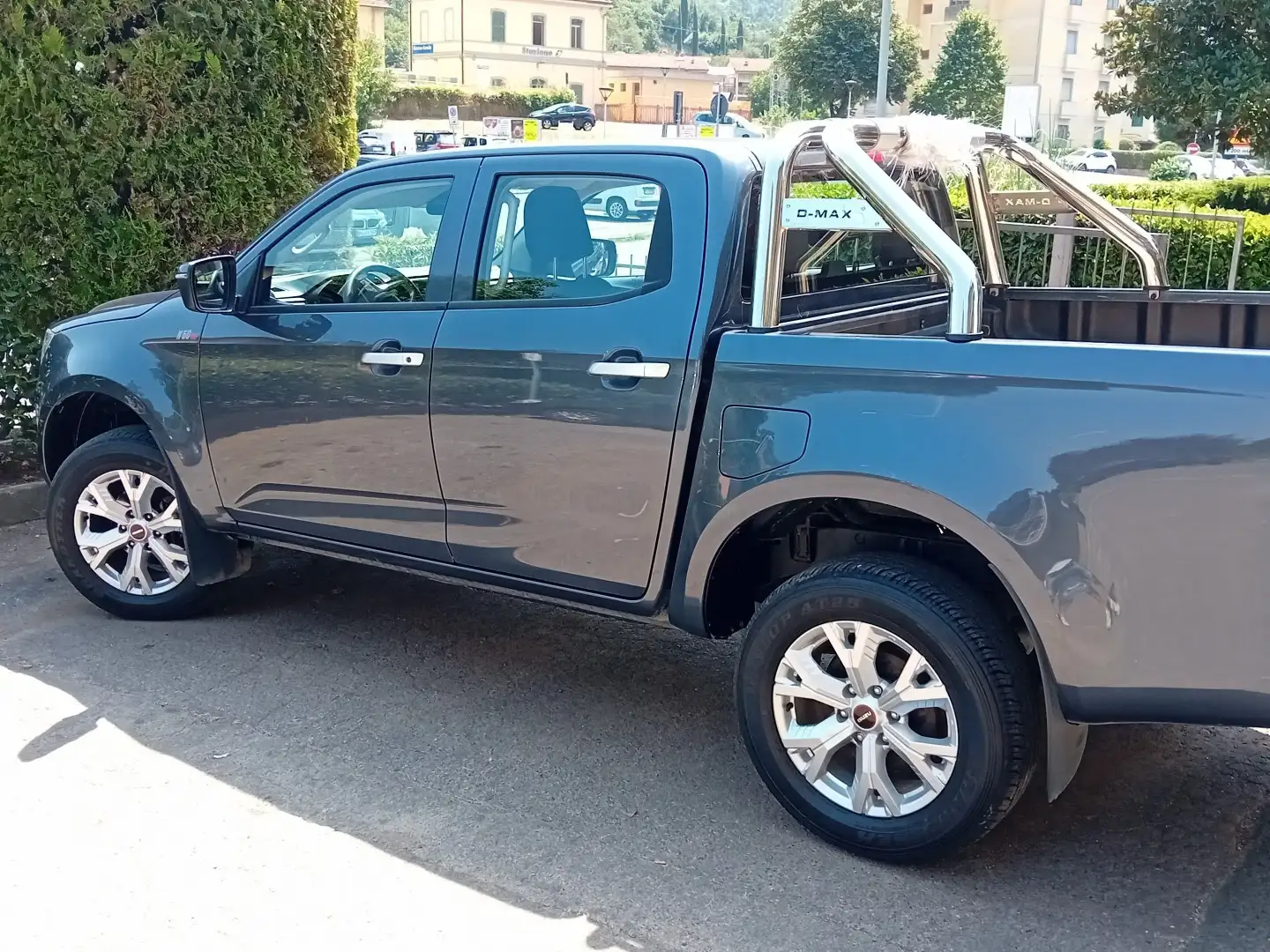 Isuzu D-Max 1.9 td crew N60BB 4x4 - 1