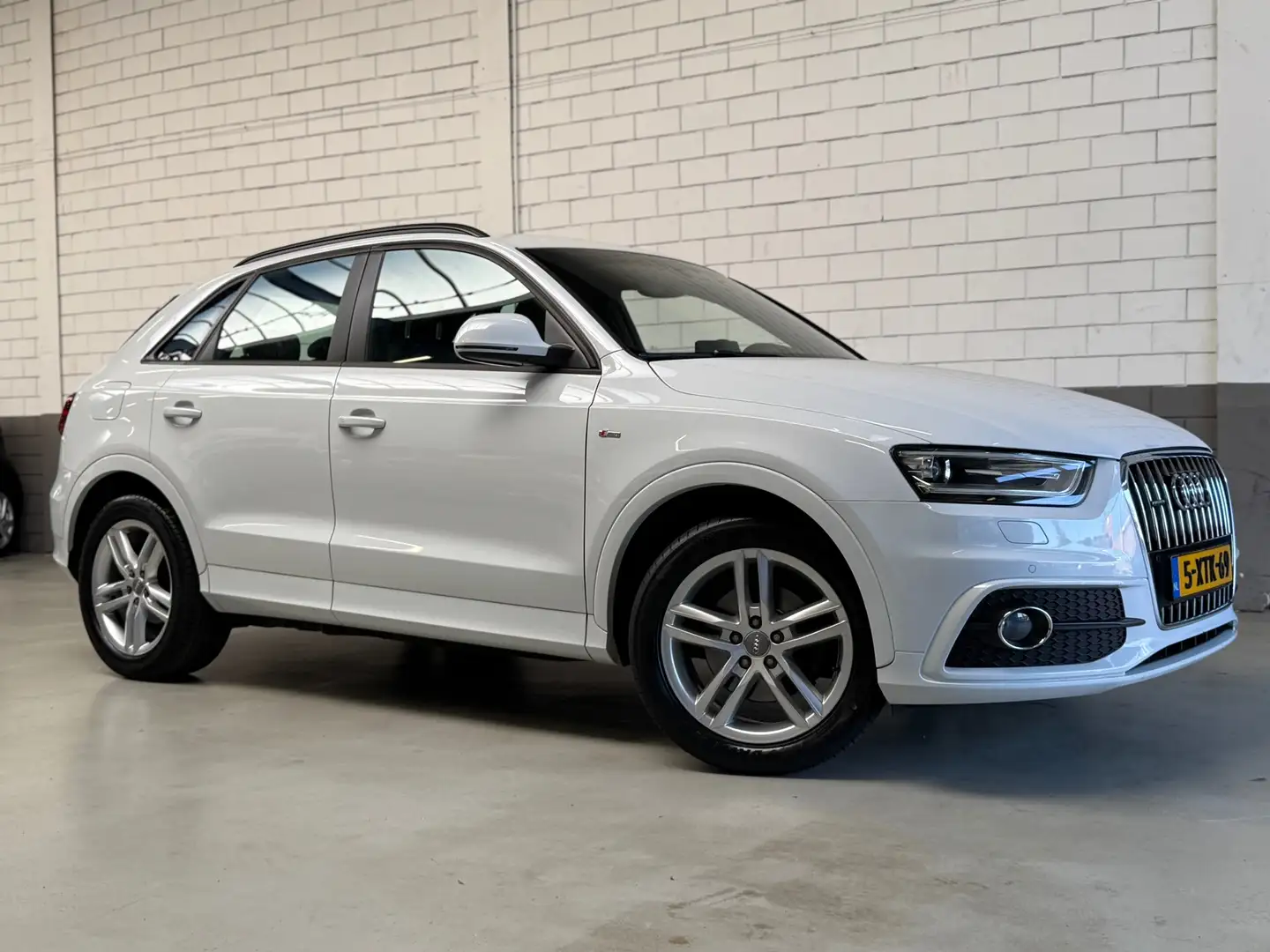 Audi Q3 2.0 TFSI quattro Sport Edition S-Line Weiß - 1