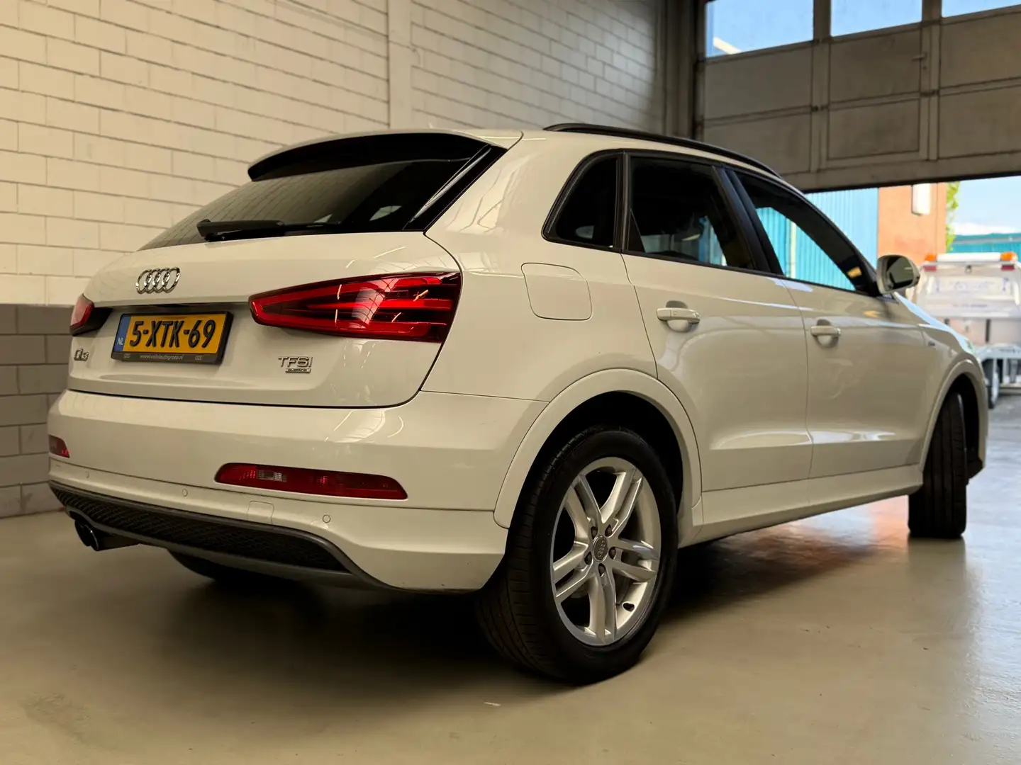Audi Q3 2.0 TFSI quattro Sport Edition S-Line Weiß - 2
