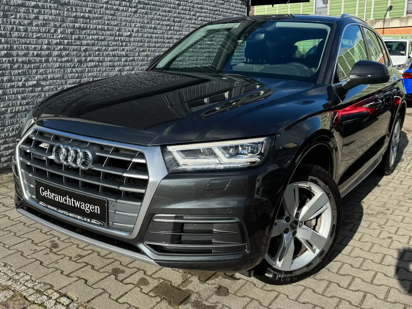 Audi Q5 2,0 TDI quattro sport S Tronic LED  AHK Grau - 1