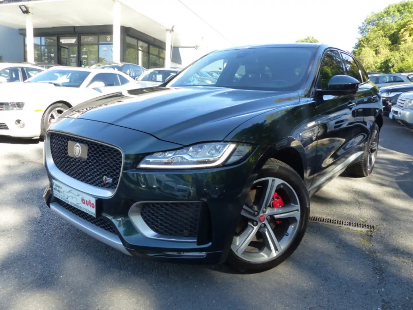 Jaguar F-Pace V6 3.0D 300CH S 4X4 BVA8 Зелёный - 1