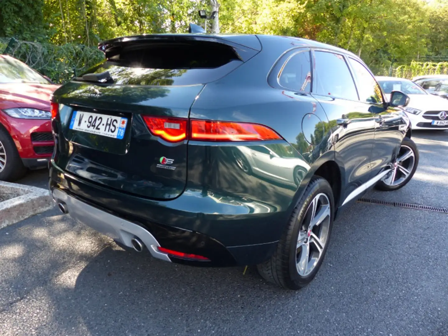 Jaguar F-Pace V6 3.0D 300CH S 4X4 BVA8 Зелёный - 2