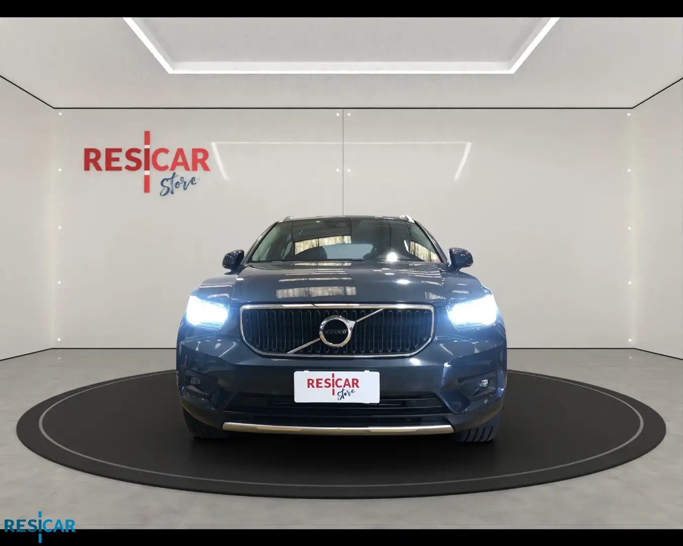 Volvo XC40 1.5 T3 Momentum Pro Blu/Azzurro - 2