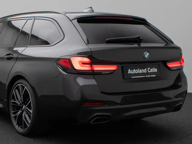 BMW 5 Series view 16