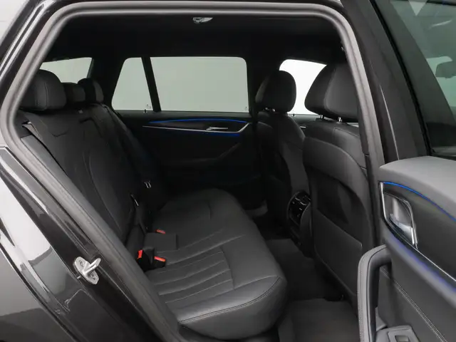BMW 5 Series view 27