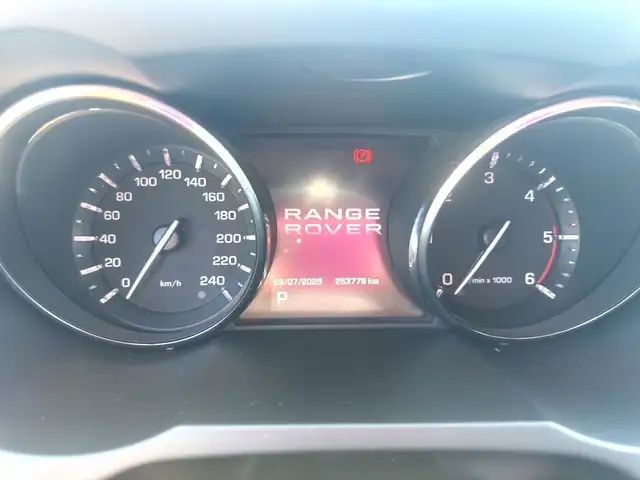 Land Rover Range Rover Evoque view 10