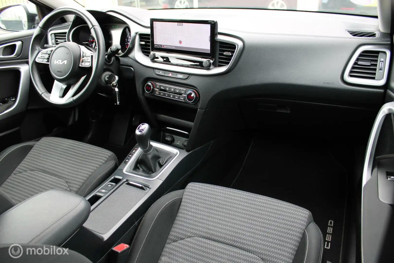 Kia Ceed SW / cee'd SW Sportswagon 1.5 T-GDi 160 PK DynamicLine, Trekhaak Grijs - 2
