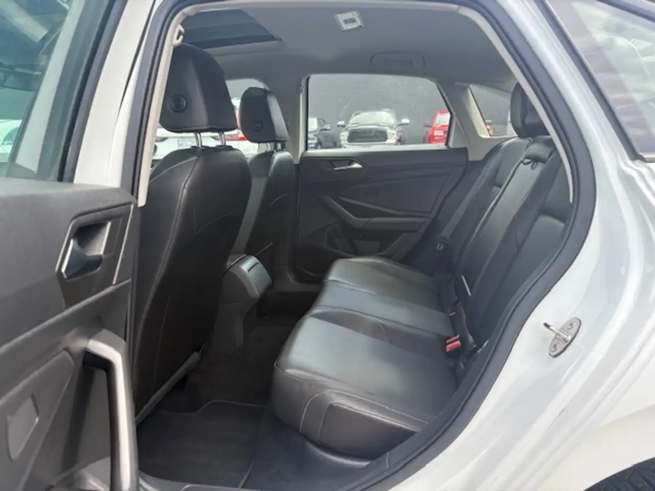 Volkswagen Jetta снимка Volkswagen Jetta