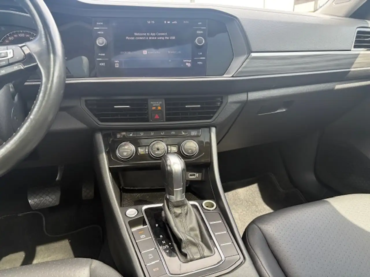 Volkswagen Jetta снимка Volkswagen Jetta
