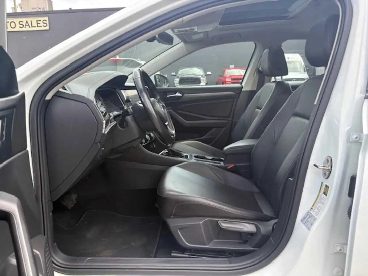 Volkswagen Jetta снимка Volkswagen Jetta