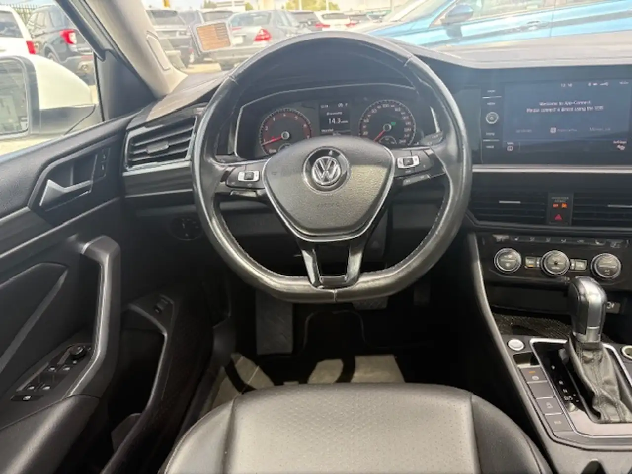 Volkswagen Jetta снимка Volkswagen Jetta
