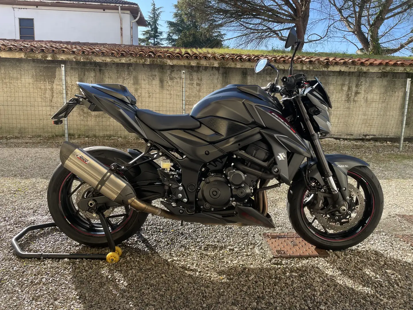 Suzuki GSX-S 750 - 2