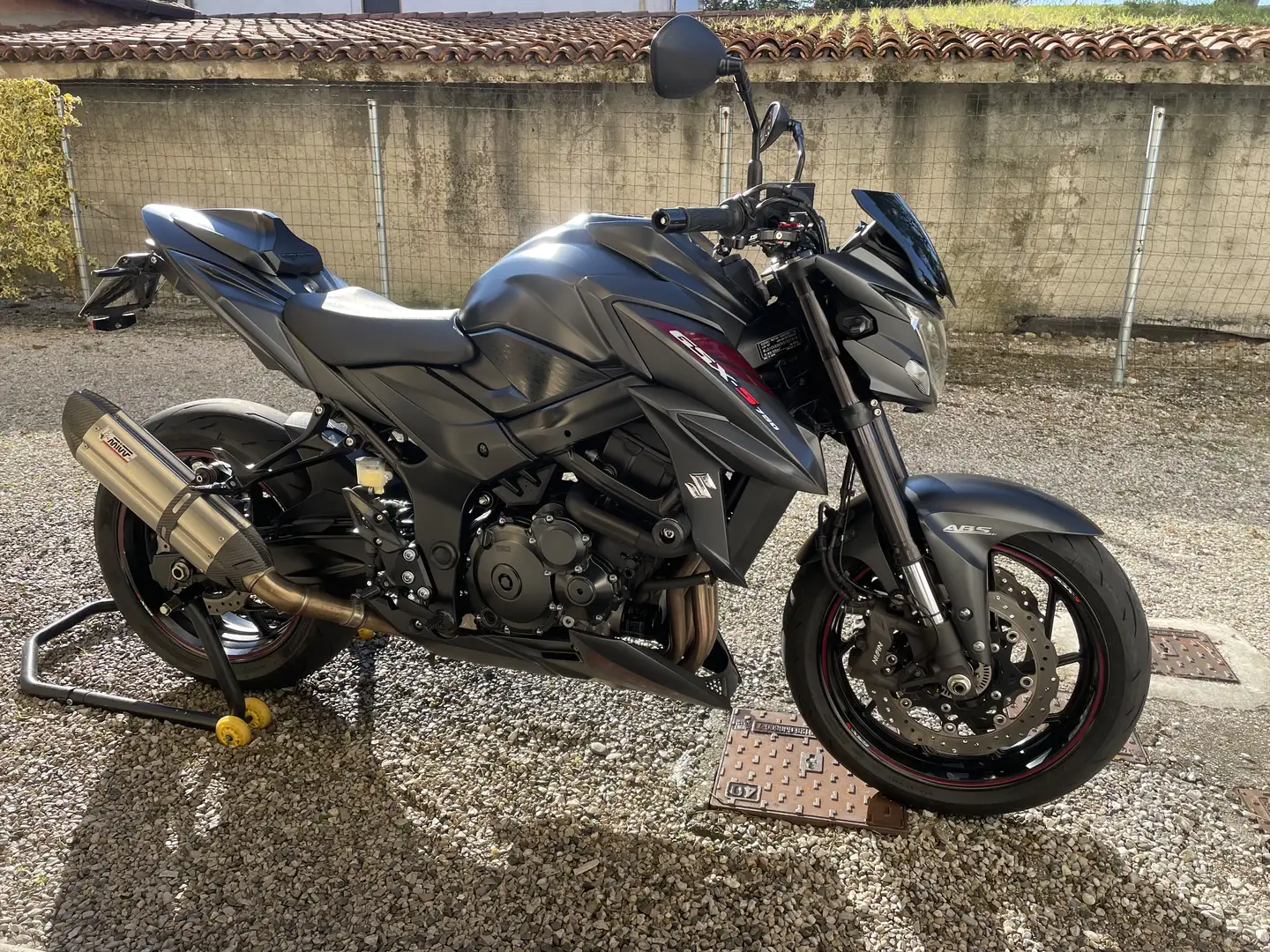 Suzuki GSX-S 750 - 1
