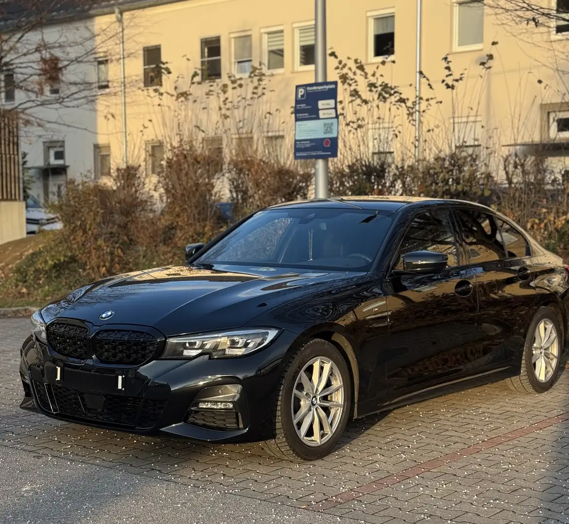 BMW 320 320d xDrive M Sport Schwarz - 2
