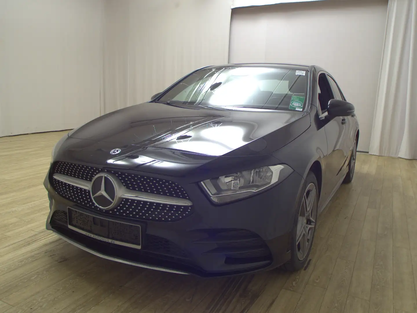 Mercedes-Benz A 250 Lim. e AMG-Line Navi MBUX Shz Sportsitze Noir - 2